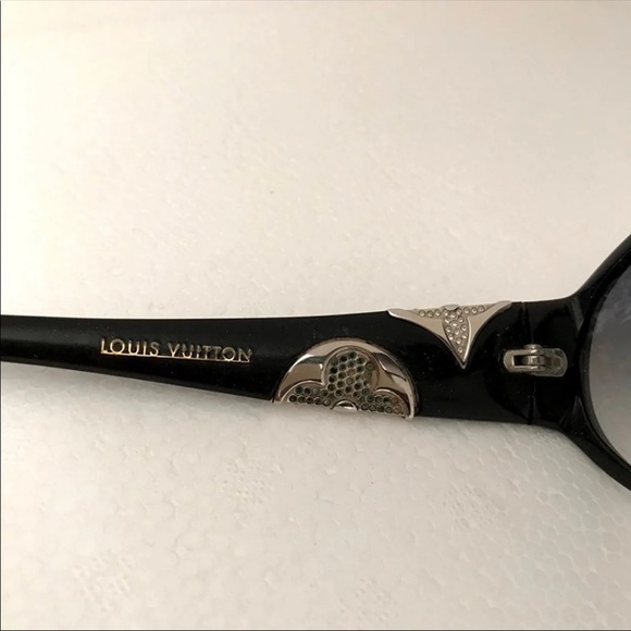 Louis Vuitton Iris PM Sunglasses - Picture 5 of 7